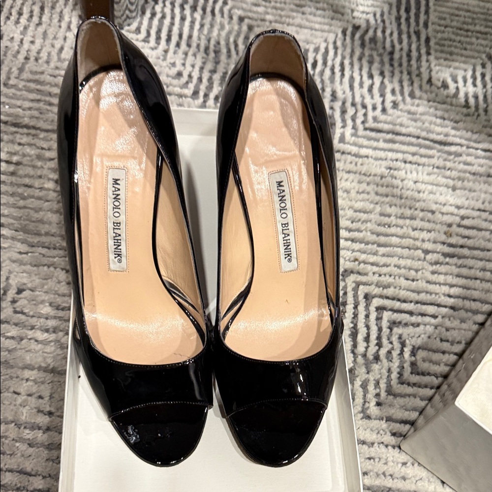 Manolo Blahnik Glossy Black Heels